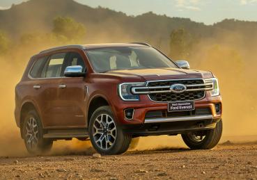Đánh giá Ford Everest 2023: Kích thước, Động Cơ & An Toàn