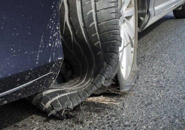 Xe nổ lốp trên đường: Nguyên nhân và cách phòng tránh (Phần 1)